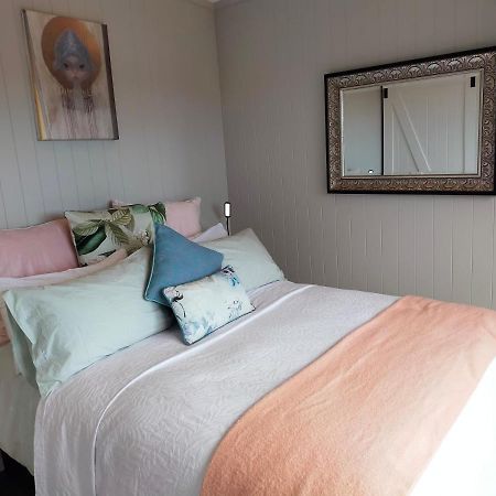 Secluded, Private Rural Retreat Mins From Warkworth -"Avondale" Minihouse Villa ภายนอก รูปภาพ